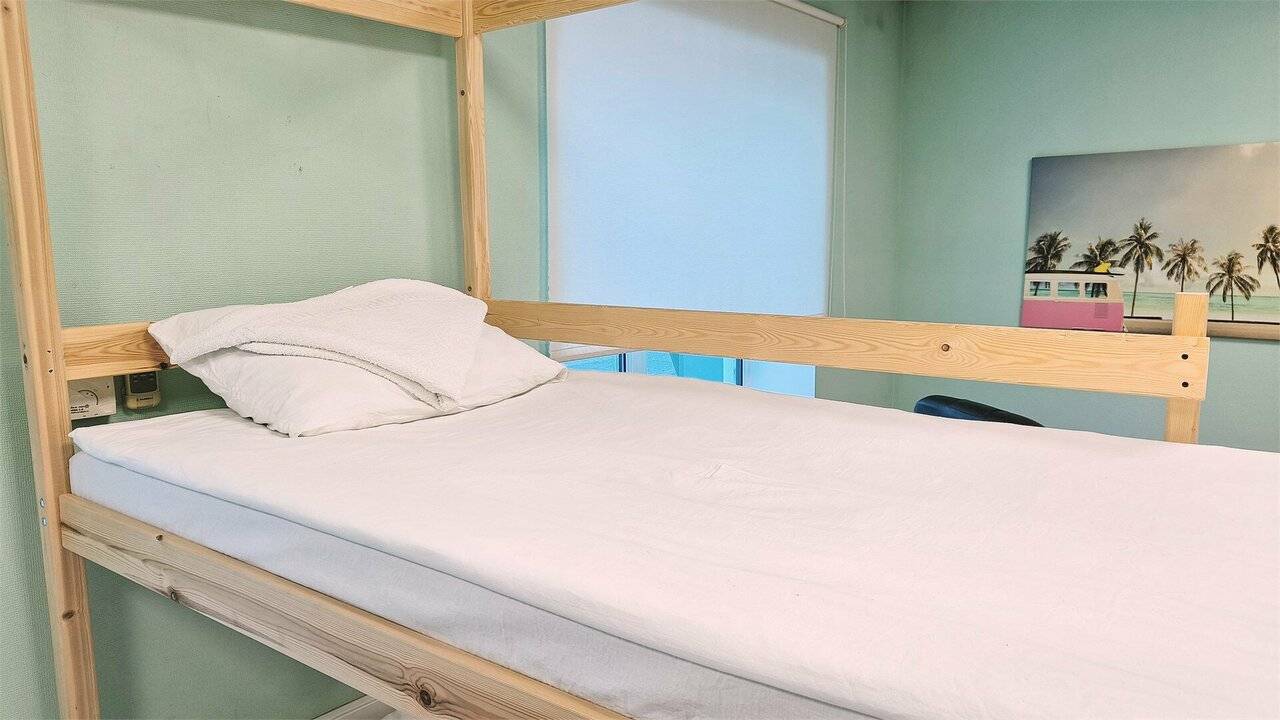 Фотографии номера Семейная 4х местная комната с двумя 2х ярусными кроватями в Хостеле Невский Калининград