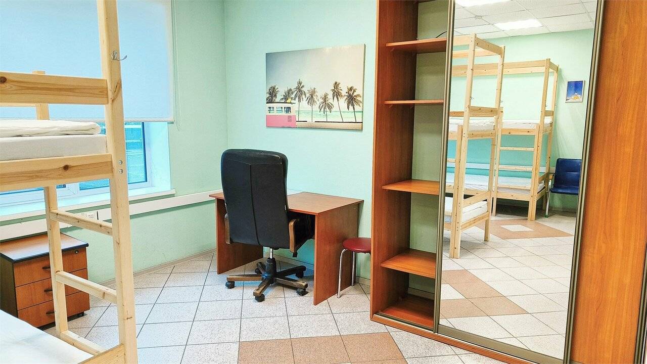 Фотографии номера Семейная 4х местная комната с двумя 2х ярусными кроватями в Хостеле Невский Калининград