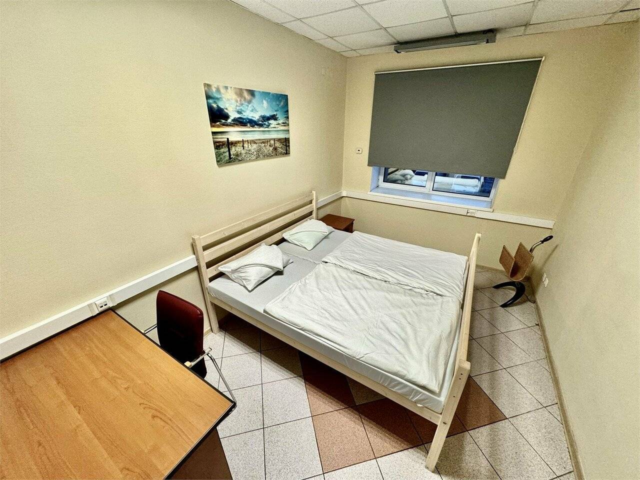 Фотографии номера Двухместная комната с большой кроватью супер кинг сайз (90*200 см) в Хостеле Невский Калининград